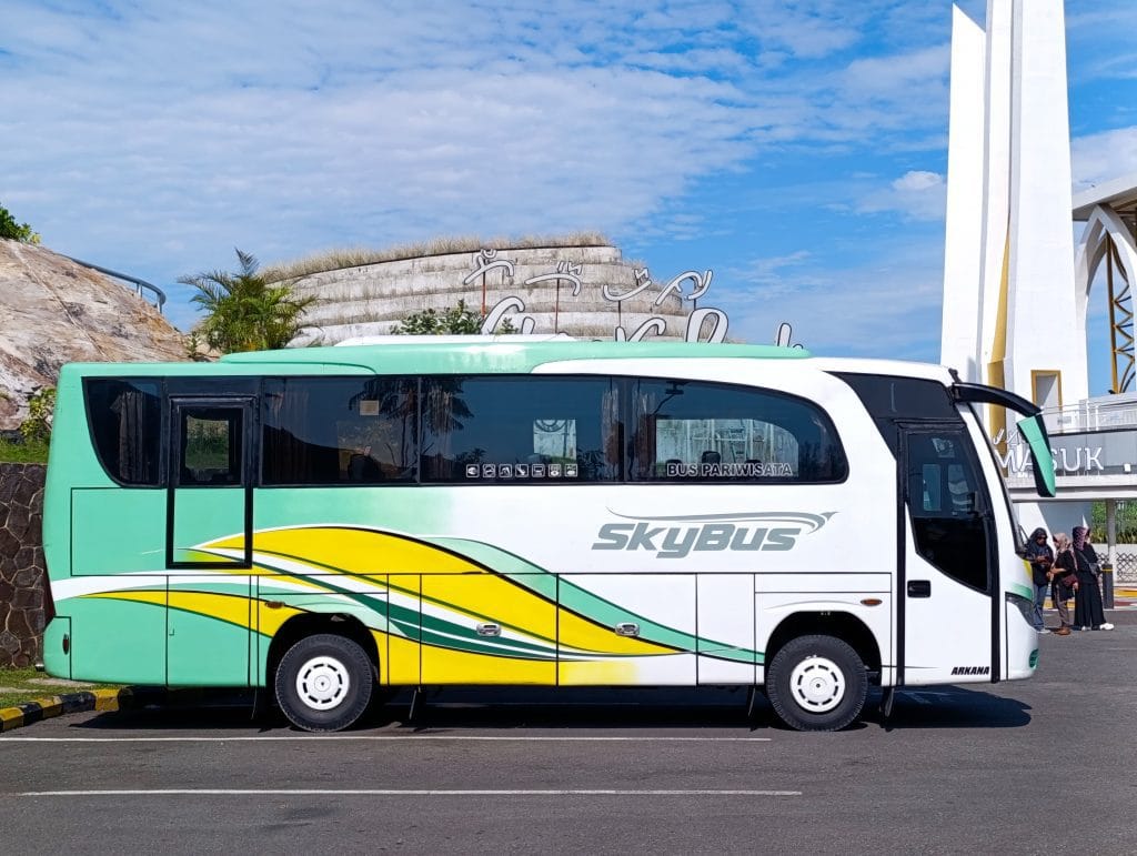 Sewa Bus Pariwisata Lampung