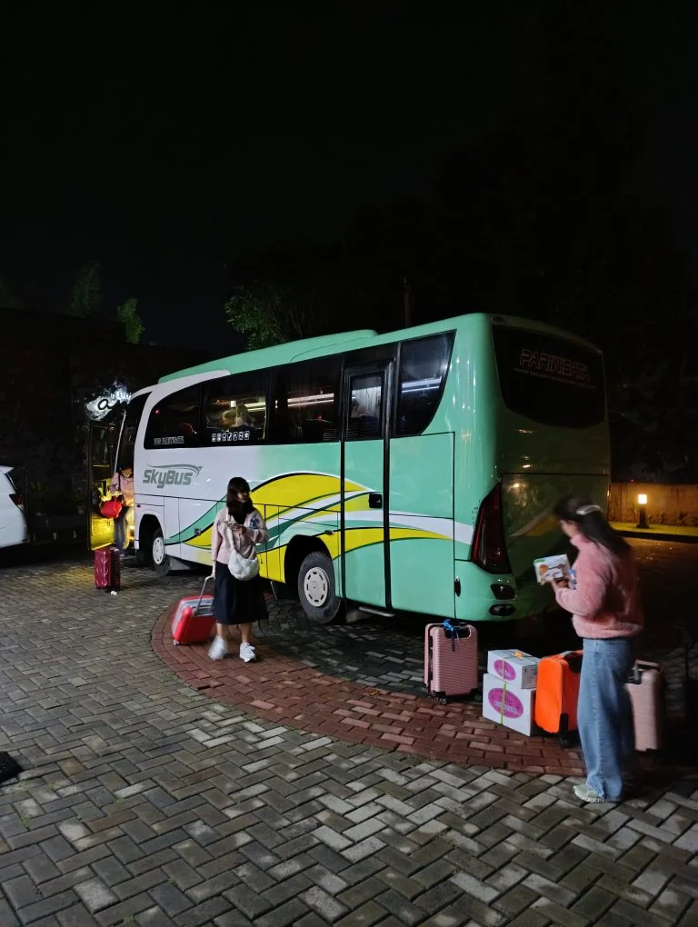 Sewa Mini bus Bandar Lampung 33 Seat
