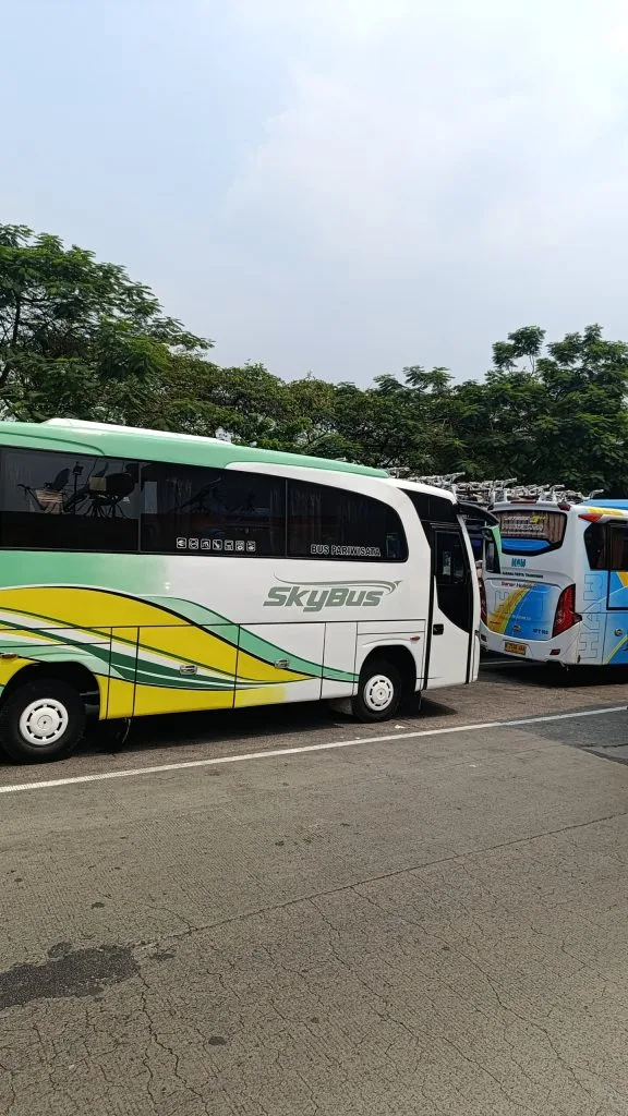 Paket Wisata Lampung Bus Pariwisata