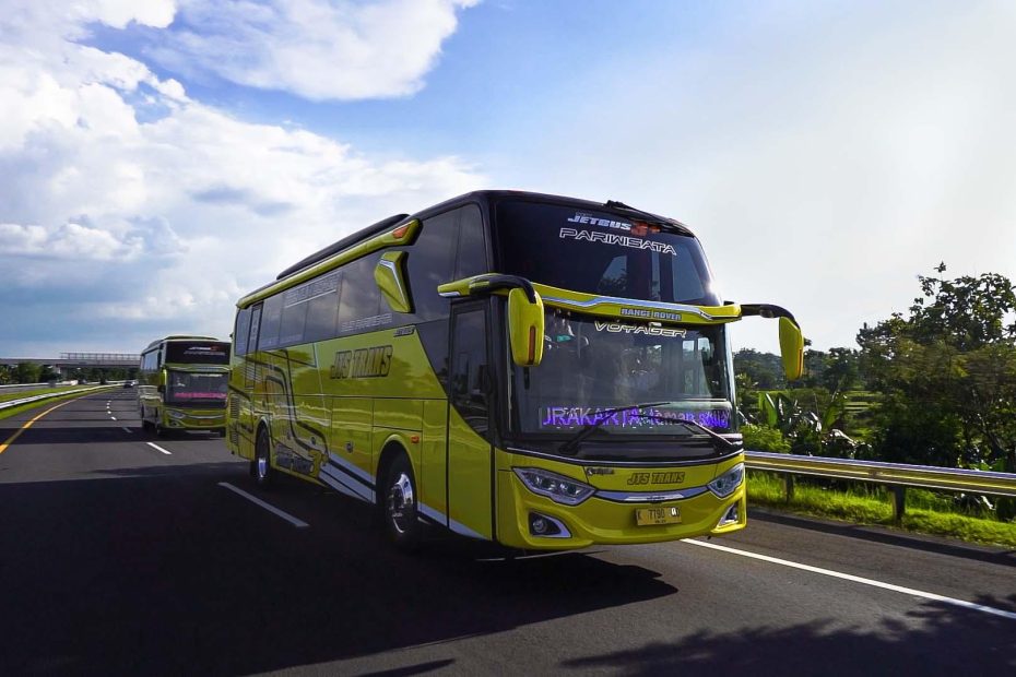 Sewa Bus Wisata Lampung Jogja 2