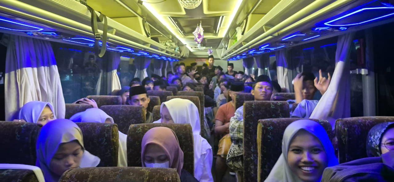Sewa Bus Pariwisata Lampung 
Harga All-In Mulai 2 Juta/hari1